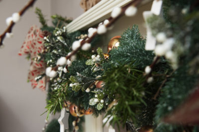 What Are Traditional Christmas Decorations?